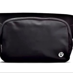 Lu lu lemon Fanny pack